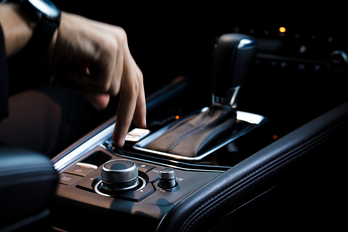 CX 5 18CY NEW GER C8 INT CONSOLE